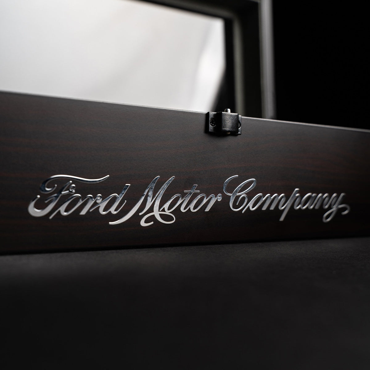 Ford .com Ebony 5 Watch Holder Original Grain